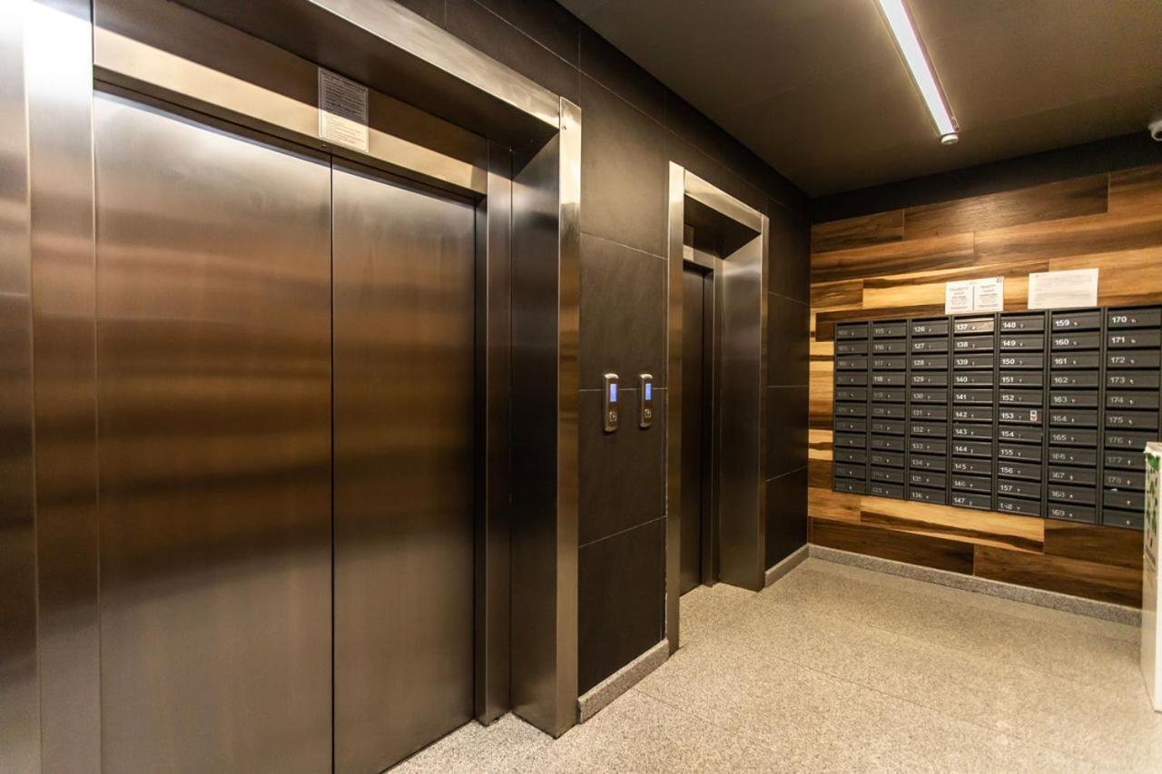 Sky House Premium Apartment In City Center تشيسيناو المظهر الخارجي الصورة